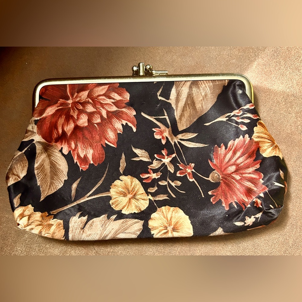 Double Ball clasp silk purse clutch